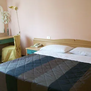 https://hotel-la-rosta.emilia-romagnahotels.net